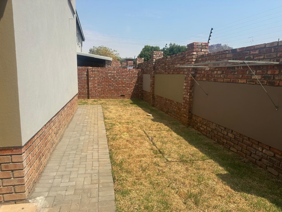 To Let 3 Bedroom Property for Rent in Waterval East North West